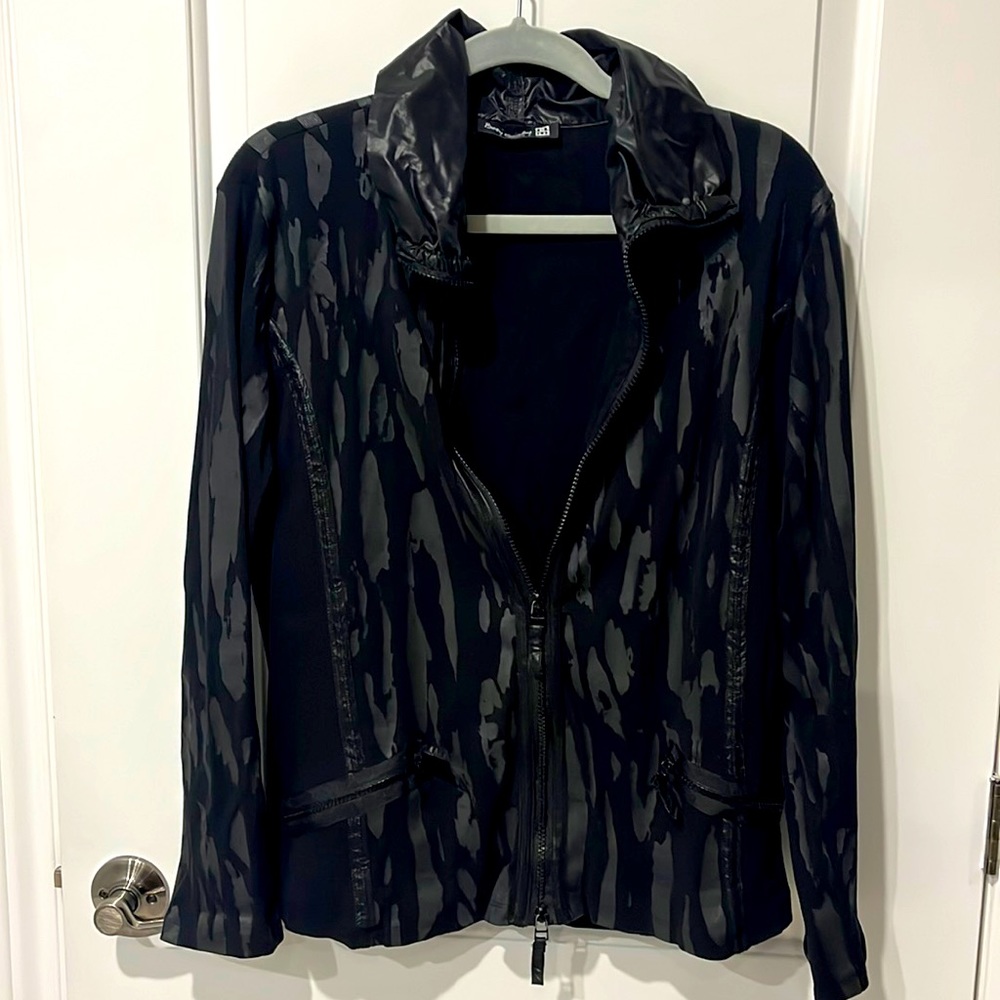 Betty Barclay Black Zip up Jacket. Size 16